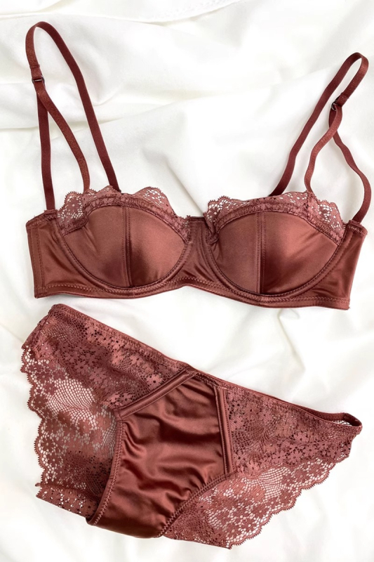 Francia-stílusú csipkés melltartó szett acélgyűrűvel, 1/2 kosár, vékony formázott kosár, push-up kis mellekhez