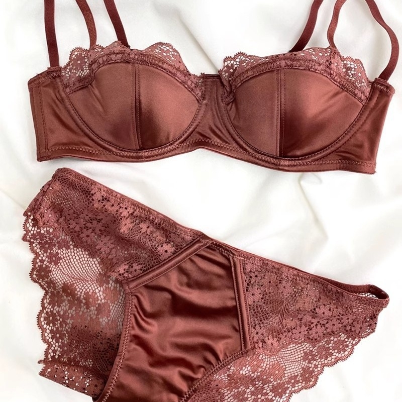 Francia-stílusú csipkés melltartó szett acélgyűrűvel, 1/2 kosár, vékony formázott kosár, push-up kis mellekhez