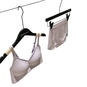 Set de sutien, cupa 1/2, cupă turnată medie, bretele fixe, închidere spate cu trei rânduri de cârlige