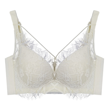 Set de sutiene din nylon, căptușeală modal 90–95%, cupe modelate cu partea superioară subțire și partea inferioară groasă, bretele fixe, dublu, funcții: push-up, respirabil, adunare laterală a sânilor