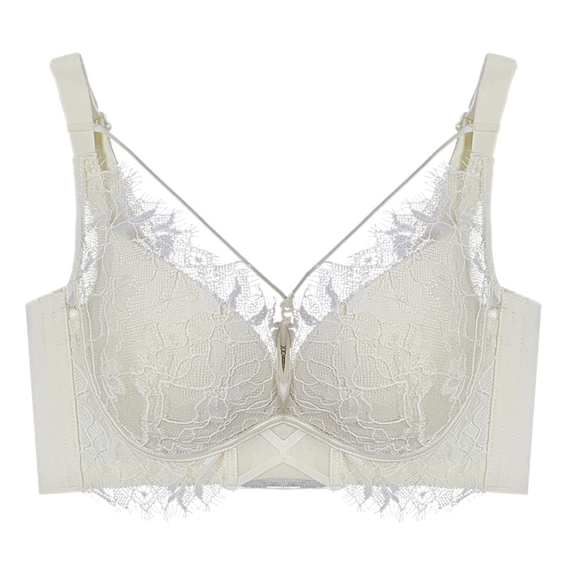 Set de sutiene din nylon, căptușeală modal 90–95%, cupe modelate cu partea superioară subțire și partea inferioară groasă, bretele fixe, dublu, funcții: push-up, respirabil, adunare laterală a sânilor