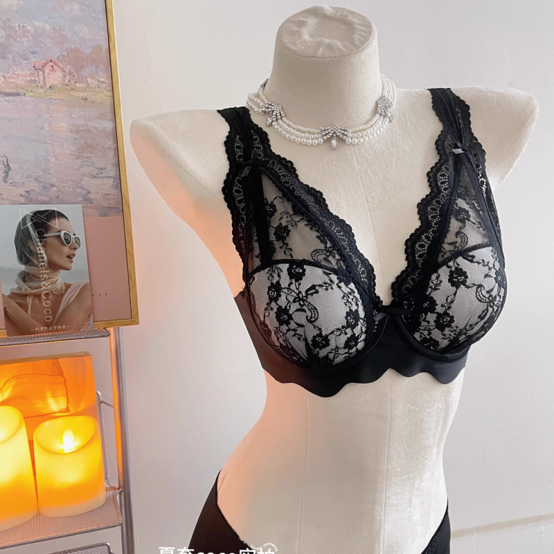 Little Dragon Heart čipkasti bežični grudnjak za mali bust s višeslojnom dizajnom