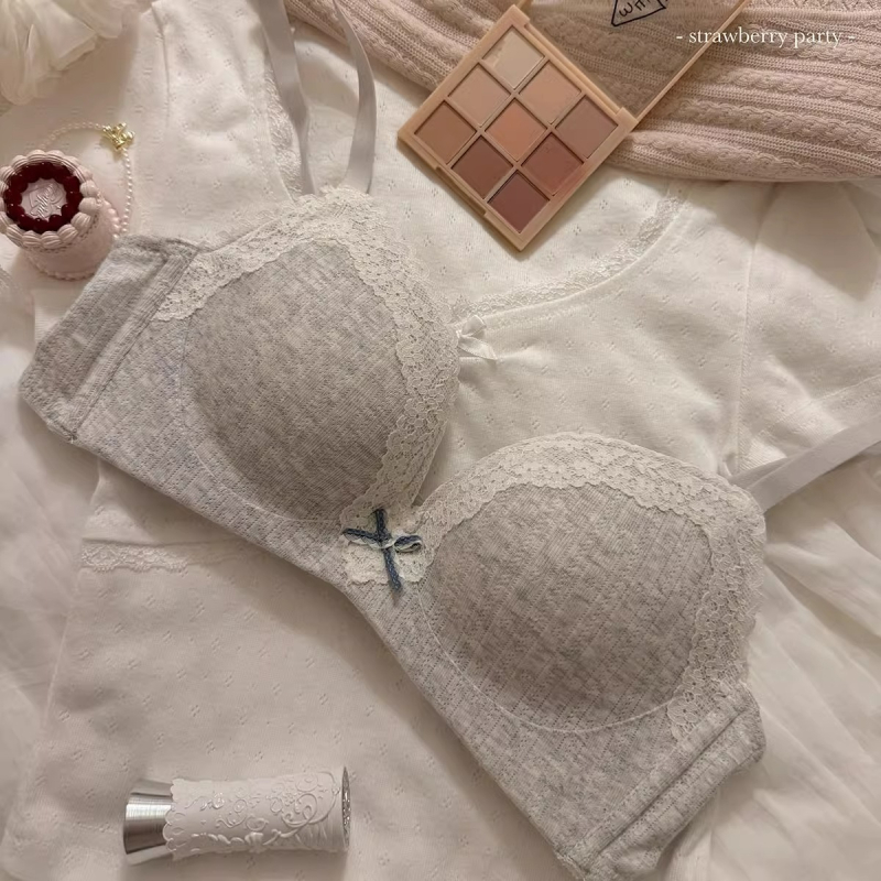 Set grudnjaka s čipkastim rubom i floralnim uzorkom — 3/4 šalice, srednje oblikovana šalice, fiksirane dvostruke naramenice, stražnje zatvaranje s tri reda kuki, Push-Up, bez žice