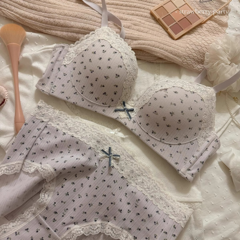 Set grudnjaka s čipkastim rubom i floralnim uzorkom — 3/4 šalice, srednje oblikovana šalice, fiksirane dvostruke naramenice, stražnje zatvaranje s tri reda kuki, Push-Up, bez žice