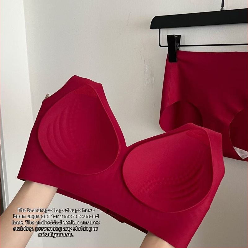 Bešviniam liemenėlės komplektas su 3/4 puodeliais, plonos formos puodeliai, gilus V iškirpimas, geleio atrama juosta, fiksuotos dvigubos petnešos, nugaros trijų eilių užsegimas