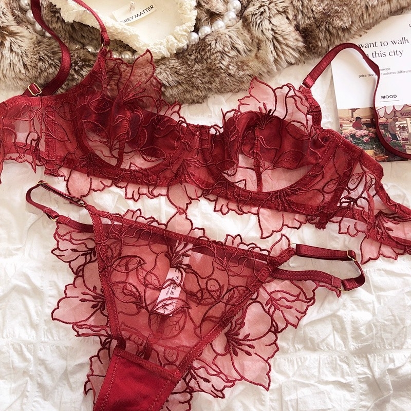 Seksi čipkasti set donjeg rublja — ultra-tanki, prozračni grudnjak s 3/4 košarica, dizajn nadahnut Francuskom, ljetna udobnost, vizualno čini grudi manjima.