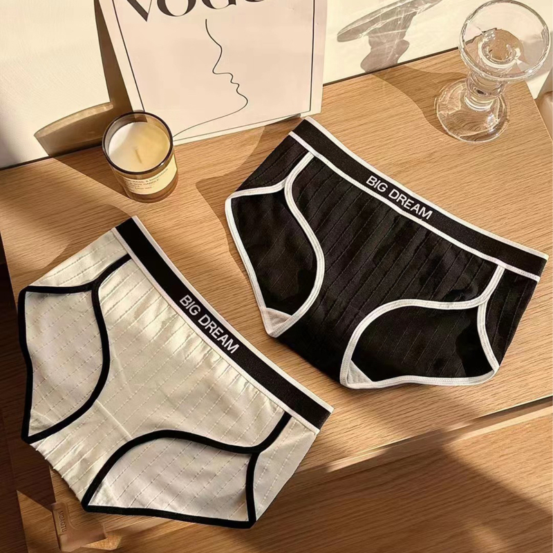 505 sportski stil crno-bijeli set grudnjaka sa slovima, nude dojam, trokutaste košarice
