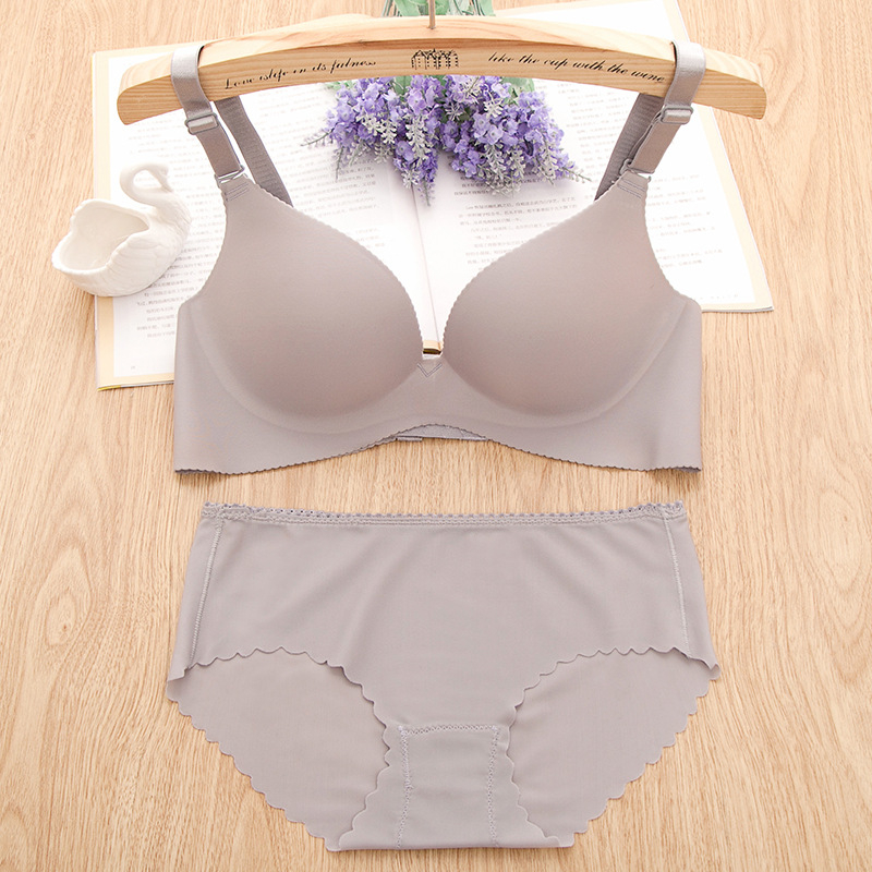Sutien wireless, cupă netedă, 3/4 cupă, bretele detașabile duble, închidere spate cu trei rânduri