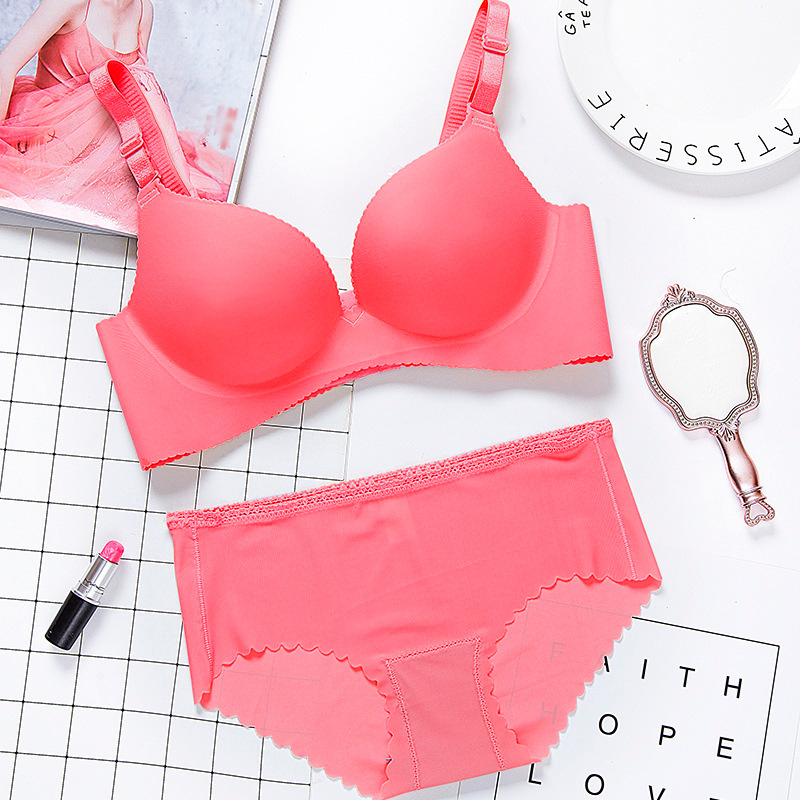 Sutien wireless, cupă netedă, 3/4 cupă, bretele detașabile duble, închidere spate cu trei rânduri