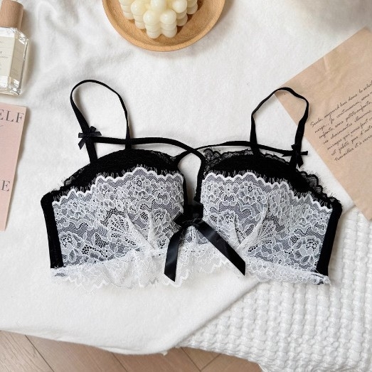 Nylon grudnjak set, 3/4 šalice, oblik grudnjaka: tanak gornji dio i debeli donji dio, fiksirane dvostruke naramenice, stražnji zatvarač s četiri reda kopči