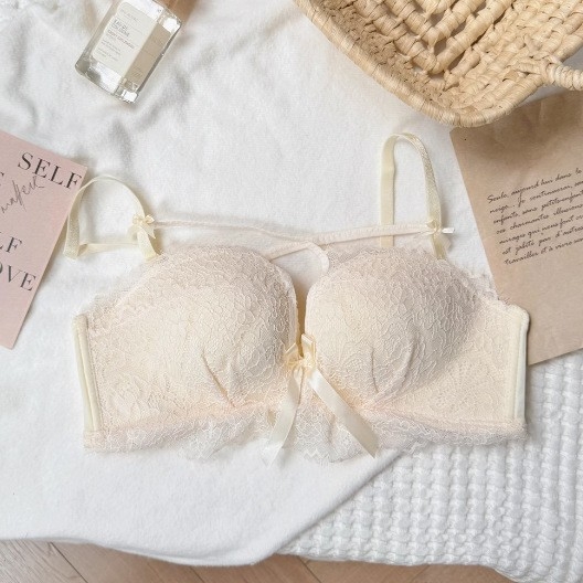 Nylon grudnjak set, 3/4 šalice, oblik grudnjaka: tanak gornji dio i debeli donji dio, fiksirane dvostruke naramenice, stražnji zatvarač s četiri reda kopči
