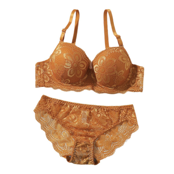 Grudnjak s čipkom i žicom, odvojive naramenice, 3/4 košarica, tanke oblikovane košarice, stražnje kopče u dva reda, materijal: najlon