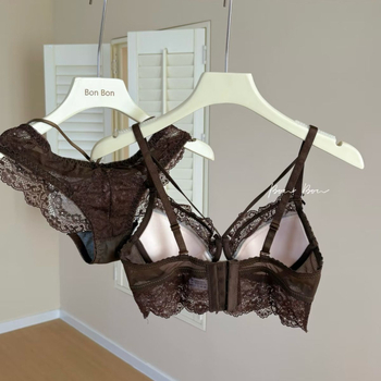 Set grudnjaka s čipkom - Push-Up, neformirane košarice, čvrste naramenice, prednje kopčanje