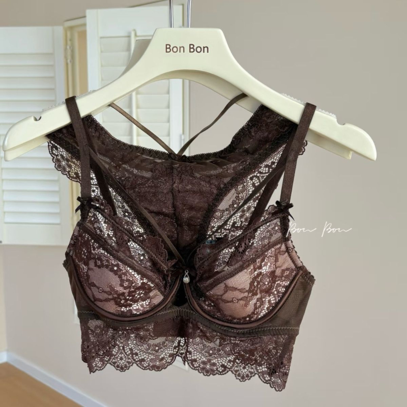 Set grudnjaka s čipkom - Push-Up, neformirane košarice, čvrste naramenice, prednje kopčanje
