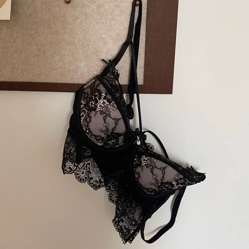 Set grudnjaka s čipkom - Push-Up, neformirane košarice, čvrste naramenice, prednje kopčanje