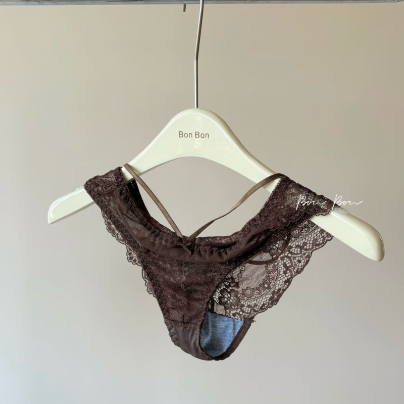 Set grudnjaka s čipkom - Push-Up, neformirane košarice, čvrste naramenice, prednje kopčanje