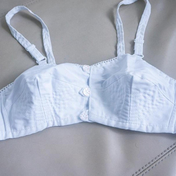 Tradicionalni pamučni grudnjak s prednjim zatvaračem, tanke oblikovane košarice, puna košarica, fiksirane dvostruke naramenice