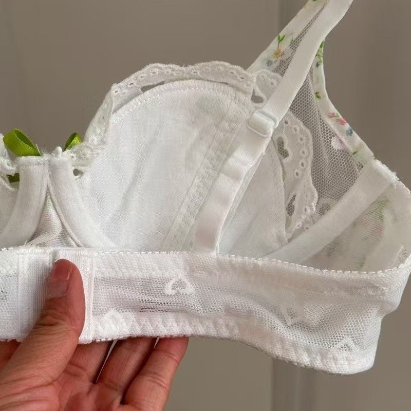 Set grudnjaka: oblik 3/4 šalica, 3/4 šalica, tanki oblikovani košarice, fiksirane dvostruke naramenice, stražnje četiri reda kopči