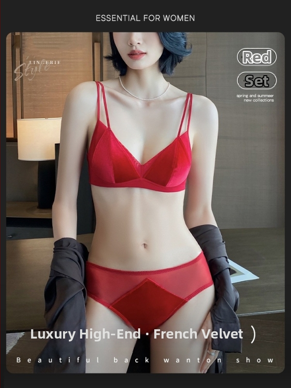 Set grudnjaka s trokutastim košaricama, tanke oblikovane košarice, najlon materijal, fiksni dvostruki naramenici, stražnji zatvarač s tri redova kopči