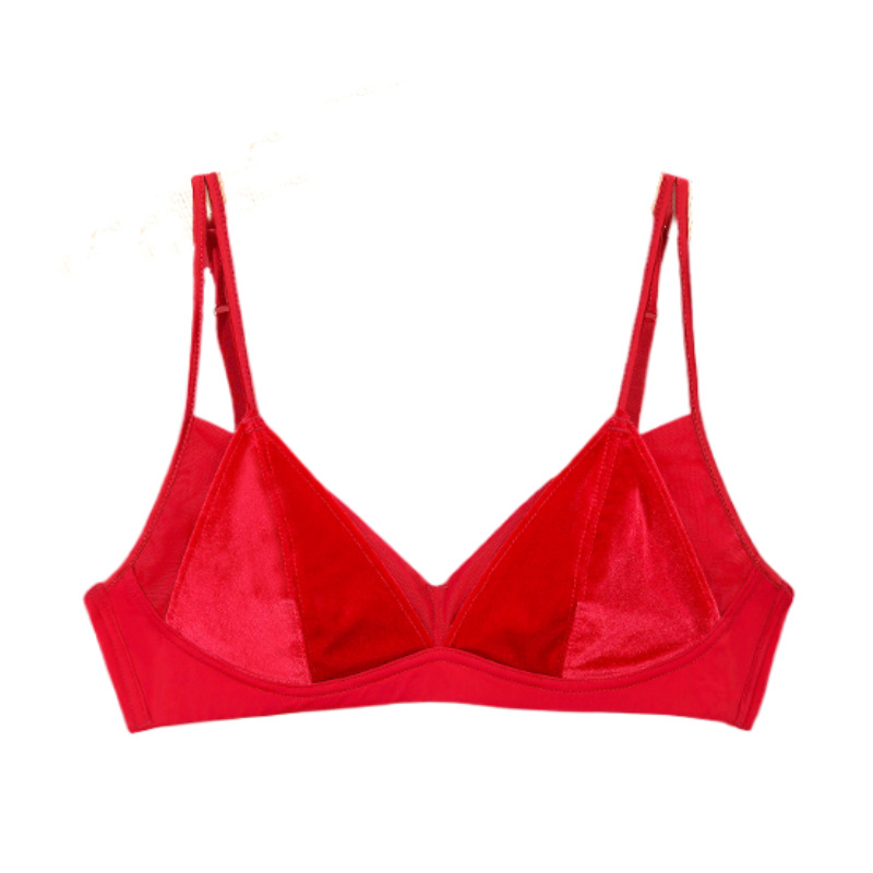 Set grudnjaka s trokutastim košaricama, tanke oblikovane košarice, najlon materijal, fiksni dvostruki naramenici, stražnji zatvarač s tri redova kopči