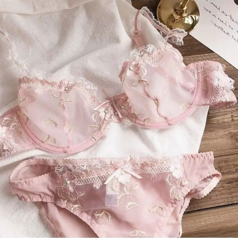 Cipkasti prozirni set grudnjaka s metalnim obručem, 1/2 košarice, tanke oblikovane košarice, fiksne naramenice, stražnje dvostruko kopčanje