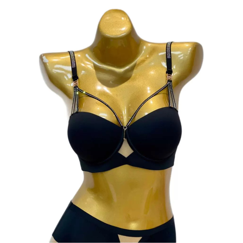 Seksi set donjeg rublja za mali bust s dijamantnim detaljima i push-up efektom