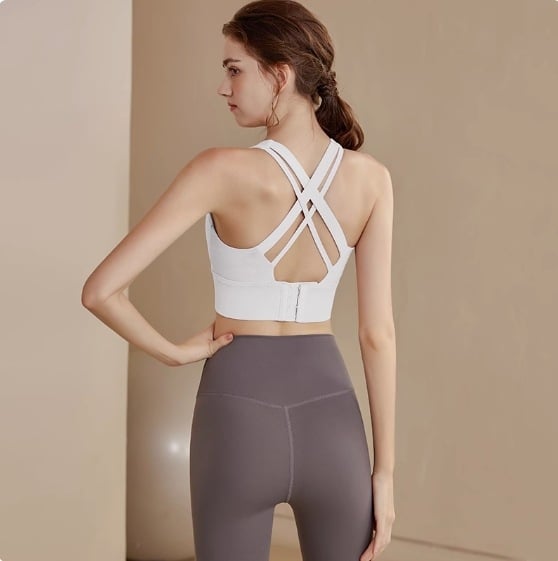 Женски спортен сутиен за йога и тренировки – пълна чашка, ултра тънки формовани чаши, найлонова материя с подплата от спандекс, фиксирани двойни презрамки, без метални пръстени