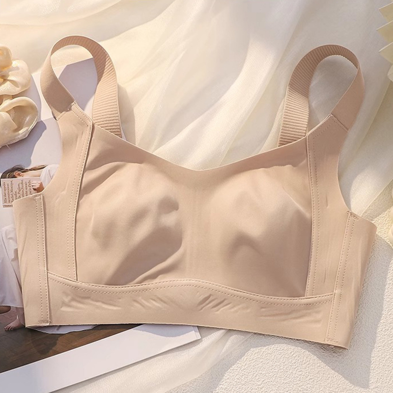 Najlon sportski grudnjak s punim košaricama, tanke oblikovane košarice, fiksne dvostruke naramenice, stražnje četiri reda kukica, prozračan