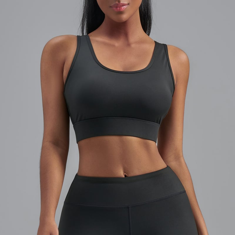Спортен сутиен за тренировки с полиестер 78% и подплата от спандекс 22%, пълна чашка, тънко формована чашка, задно закопчаване с три реда