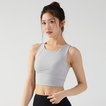 Спортен сутиен с пълни чашки, фиксирани двойни презрамки, дизайн от едно парче, нейлон-спандекс смес, подплата: спандекс