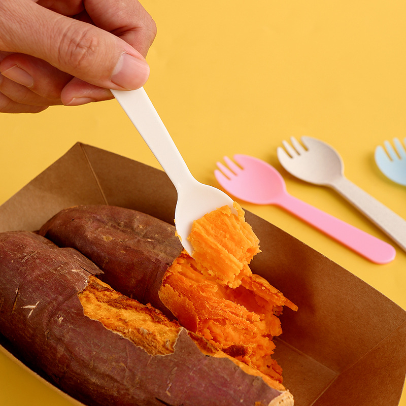 Μίας χρήσης πιρούνι για ψήμένες γλυκοπατάτες, παχύ και ανθεκτικό από PP, ατομικά συσκευασμένο.