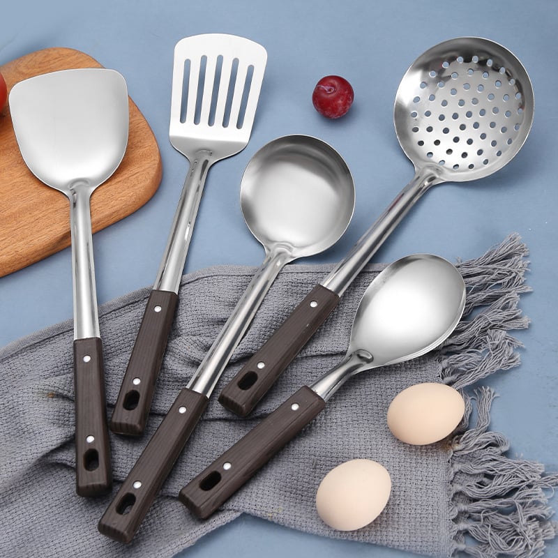 Supi lusikas ja spatula komplekt – roostevaba teras, PP käepide, kaasaegne minimalistlik stiil, libisemisvastane ja kuumuskindel