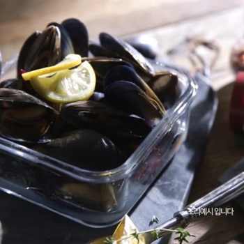 GlassLOCK cutie Bento din sticlă temperată, compatibilă cu microunde, capac etanș, 800–1000 ml