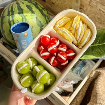 Cutie pentru desert pentru picnic cu trei compartimente, pentru iaurt, fructe și prăjitură — cuptor cu microunde: Nu; imprimare siglă: Disponibil; personalizare: Nu; biodegradabil: Nu