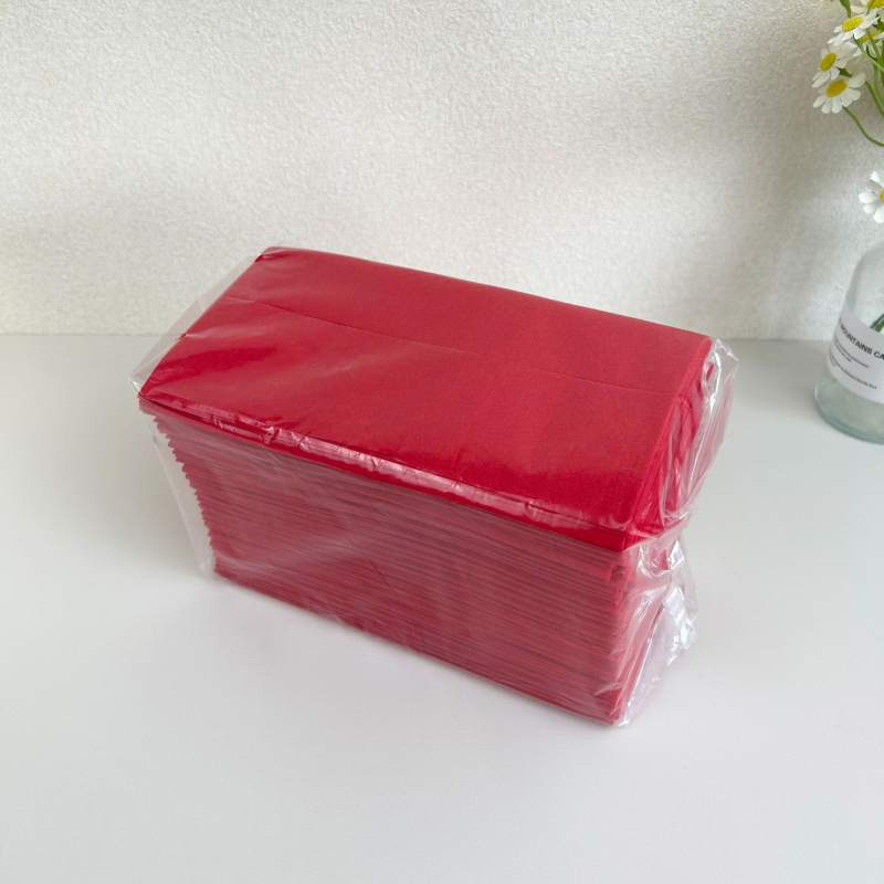 Vienkartinės servetėlės peiliams ir šakėms su logotipu, be dulkių, iš medienos plaušo, 50 lapų, vieno sluoksnio