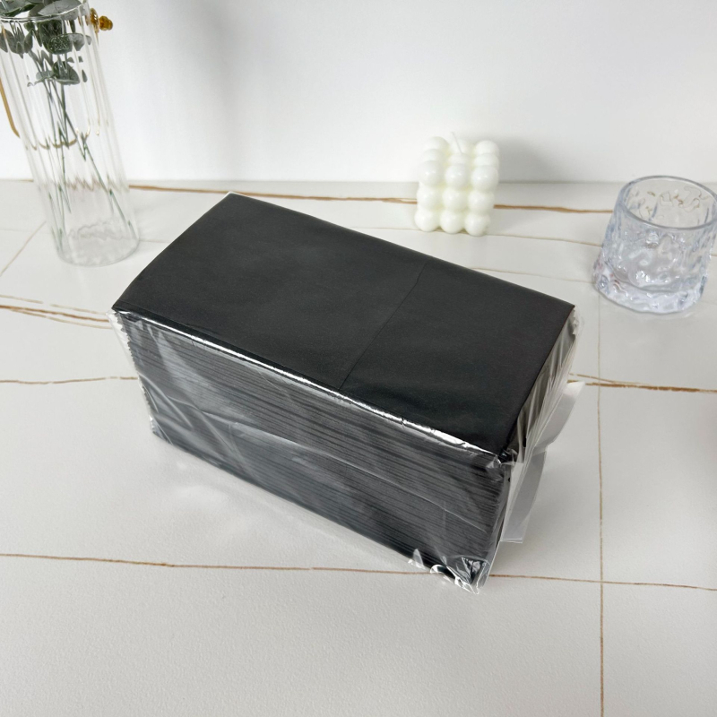 Vienkartinės servetėlės peiliams ir šakėms su logotipu, be dulkių, iš medienos plaušo, 50 lapų, vieno sluoksnio