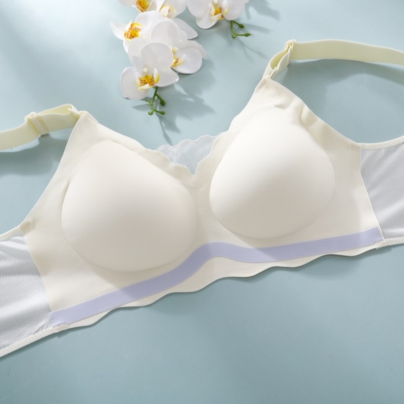 Majčinski i dojnji grudnjak, najlon tkanina s najlonskom podstavom, tanke oblikovane košarice, stražnje zatvaranje s četiri reda kukica, za dojenje