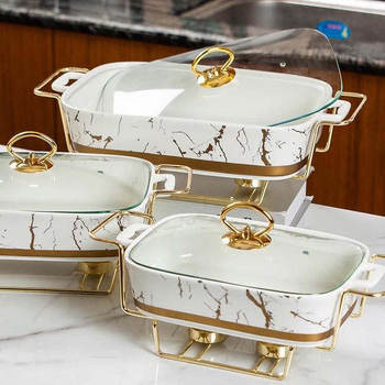Kvadratna keramička posuda za pečenje s dvostrukim držačima, porcelan, prugasti uzorak, svijetlo luksuzan retro stil, glazirana površina, mogućnost prilagodbe grafike