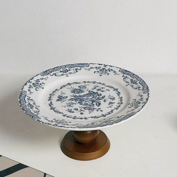 Porcelanski desertni tanjur s cvjetnim uzorkom i drvenim postoljem, lagani luksuzni retro stil, otisak logotipa, mogućnost prilagodbe