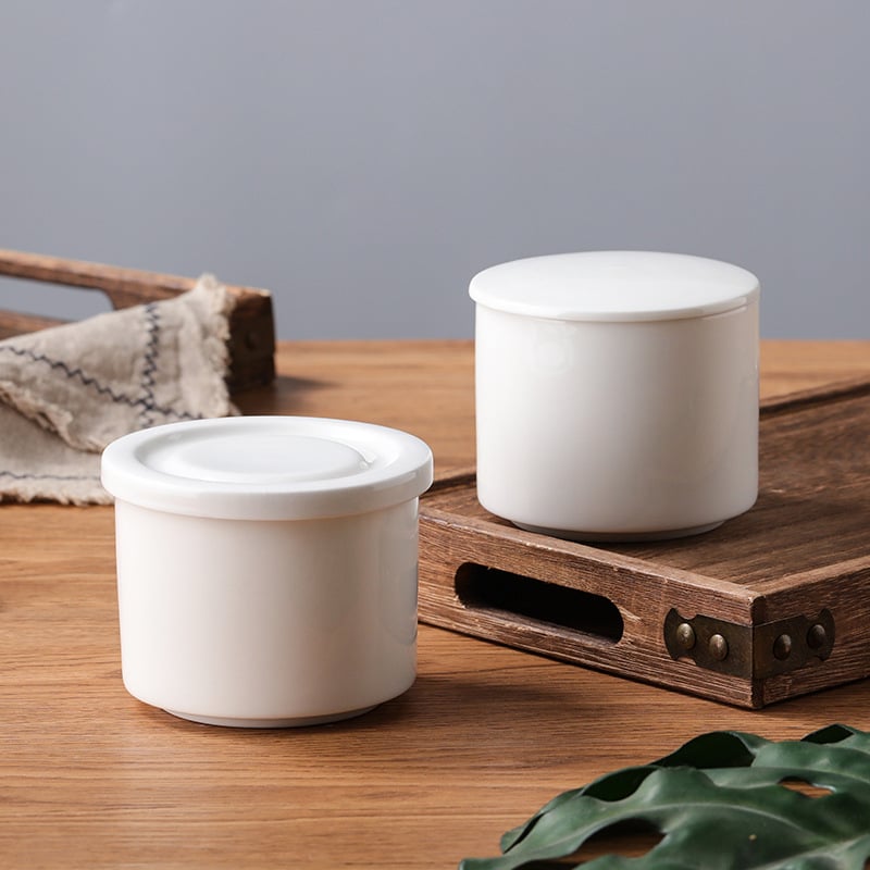 Keraamiline suppikarikas lameda kaanega hotellidele ja restoranidele, kaasaegne minimalistlik stiil, kohandamine saadaval