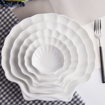 Porcelanski tanjur, nepravilnog oblika, japanskog stila, pogodan za mikrovalnu