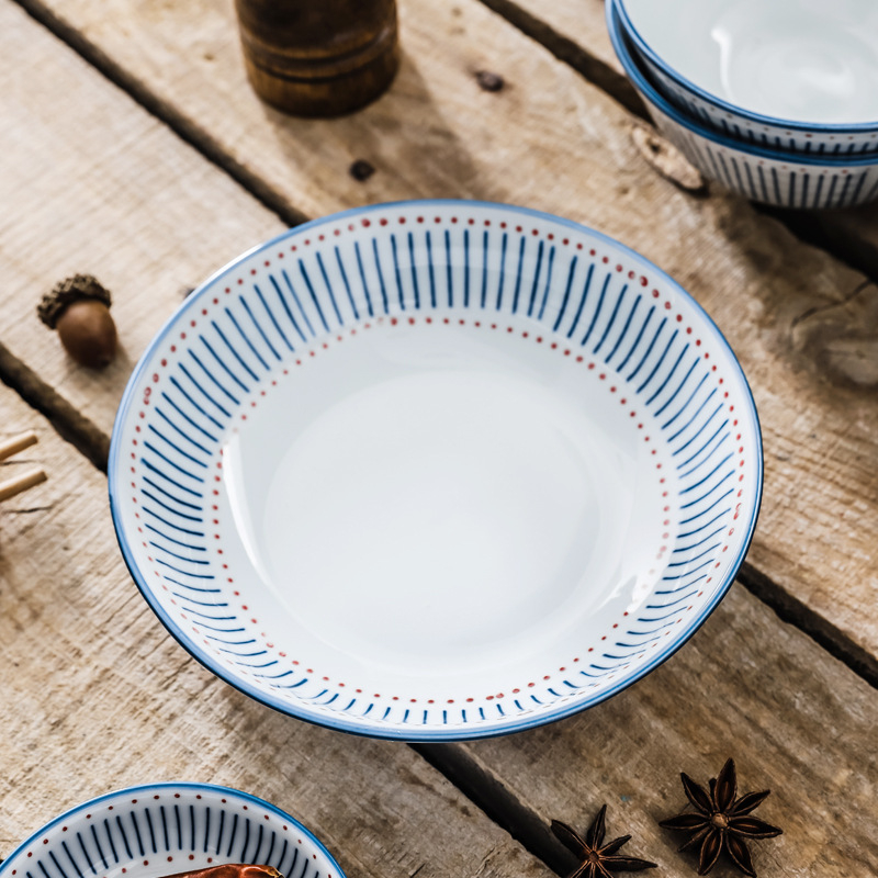 Porcelanski keramički tanjur s podglazurnom bojom, prugasti uzorak, japanski stil, kvadratni oblik