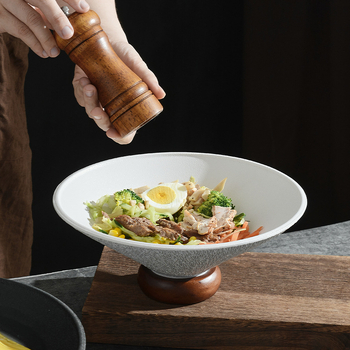 Keramički tanjur na nogama s podlogom od kaučuk-drva, okrugli, mikrovalna otporna, stil laganog luksuza, za voće, ramen i salate