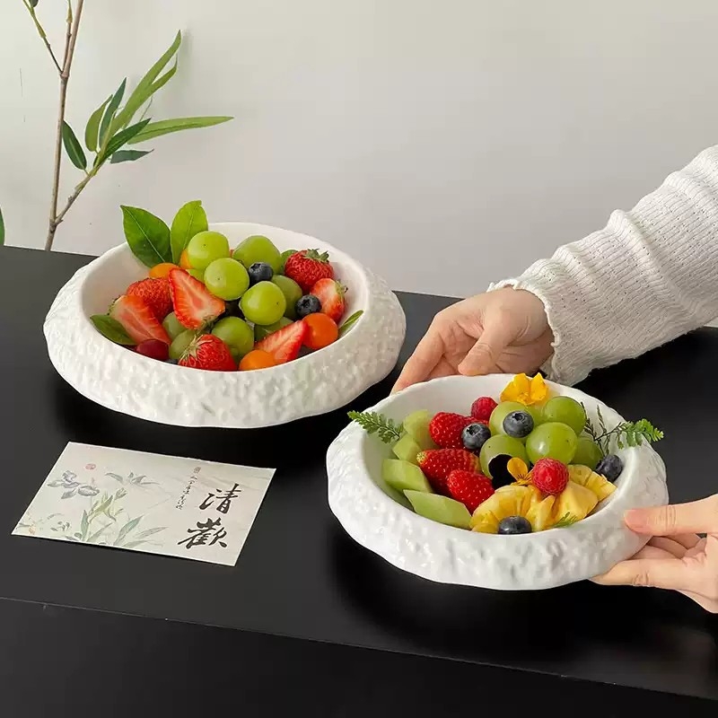 Nepravilnog oblika keramički tanjur za hotele i restorane, pod glazurom površina, moderni minimalistički stil, mogućnost otiska logotipa i prilagodbe