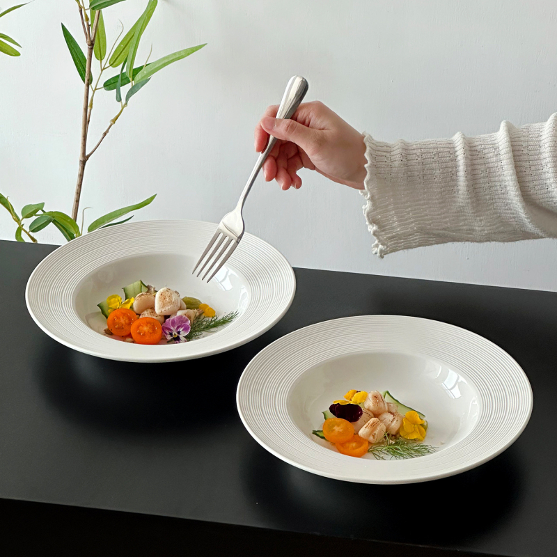 Keramički duboki tanjur za tjesteninu i steak, okrugli, moderan minimalistički stil