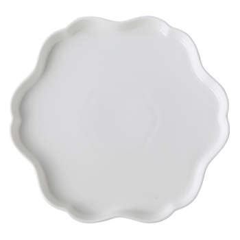 Porcelanski set plitkih tanjura s nepravilnim rubom čipke, modern minimalistički dizajn, pogodan za mikrovalnu, boja ispod glazure