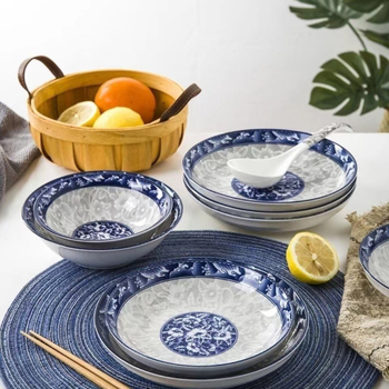 Keramički set tanjura s tradicionalnim porculanskim motivom, okrugli oblik, pod-glazura završna obrada, tisak logotipa i mogućnost prilagodbe