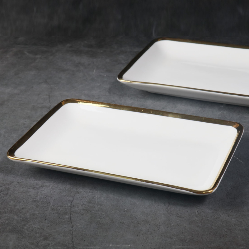 Porcelanski pravokutni tanjur sa zlatnim rubom, skandinavski minimalistički stil, elektroplating površina