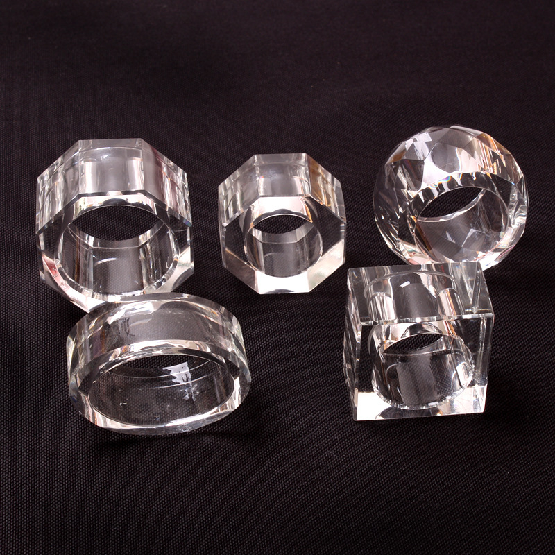 Kristallist salvrätirõngas, klaasist, polügonaalne/ringikujuline/ovaalne kuju, elektroplatineeritud viimistlus, loov muster, logom trükkimine, eraviisne brändi litsents