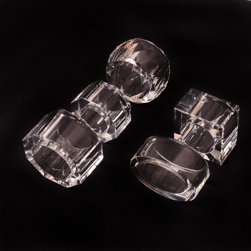 Kristallist salvrätirõngas, klaasist, polügonaalne/ringikujuline/ovaalne kuju, elektroplatineeritud viimistlus, loov muster, logom trükkimine, eraviisne brändi litsents